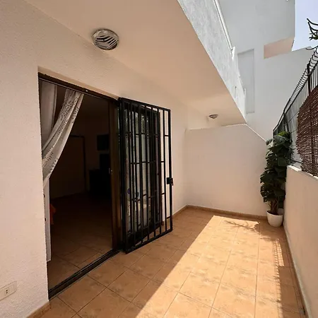 Americas Tenerife Апартаменти